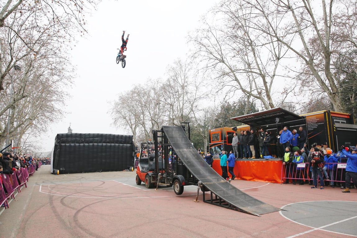 Desfile de banderas en Pingüinos 2020. 