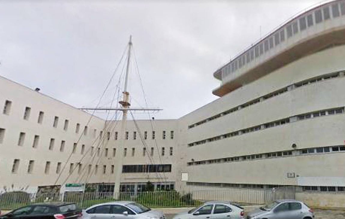 FOTOS: Lamentable estado de la antigua Escuela de Náutica de Cádiz, antaño un símbolo de la ciudad
