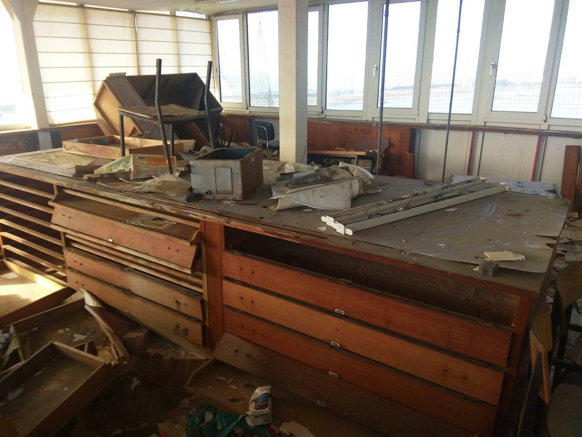 FOTOS: Lamentable estado de la antigua Escuela de Náutica de Cádiz, antaño un símbolo de la ciudad
