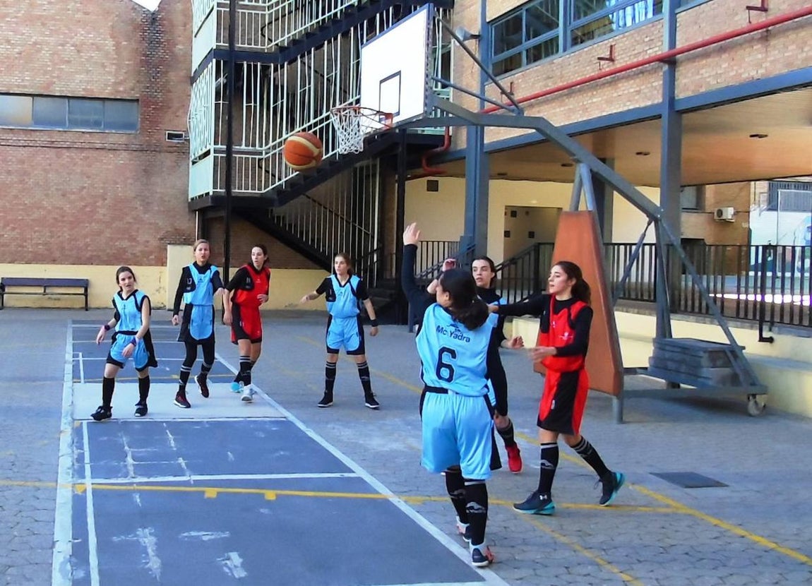 Las mejores imágenes de la sexta jornada de baloncesto de los Juegos Deportivos de ECM