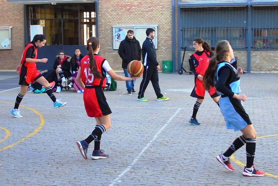 Las mejores imágenes de la sexta jornada de baloncesto de los Juegos Deportivos de ECM