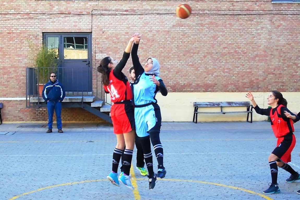 Las mejores imágenes de la sexta jornada de baloncesto de los Juegos Deportivos de ECM