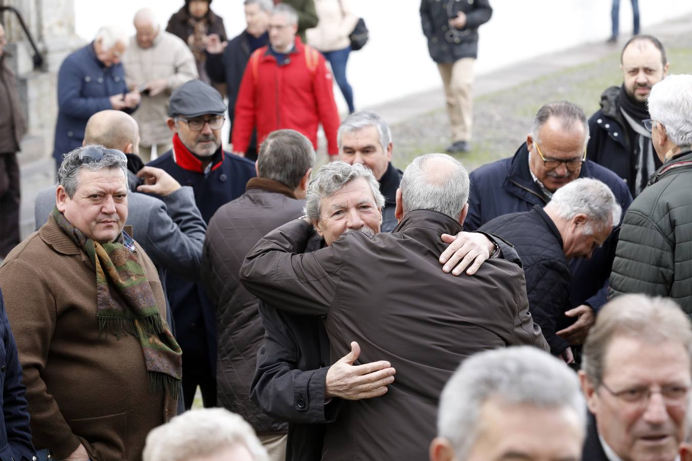 La Misa por el descanso de José Luis Navarro, en imágenes