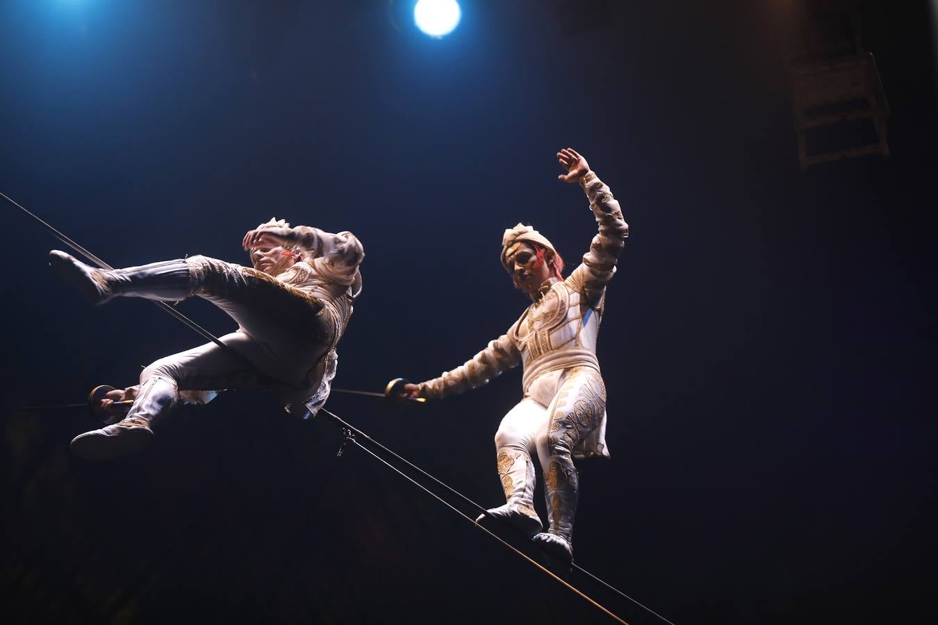 En imágenes, «Kooza», el espectáculo del Circo del Sol en Sevilla