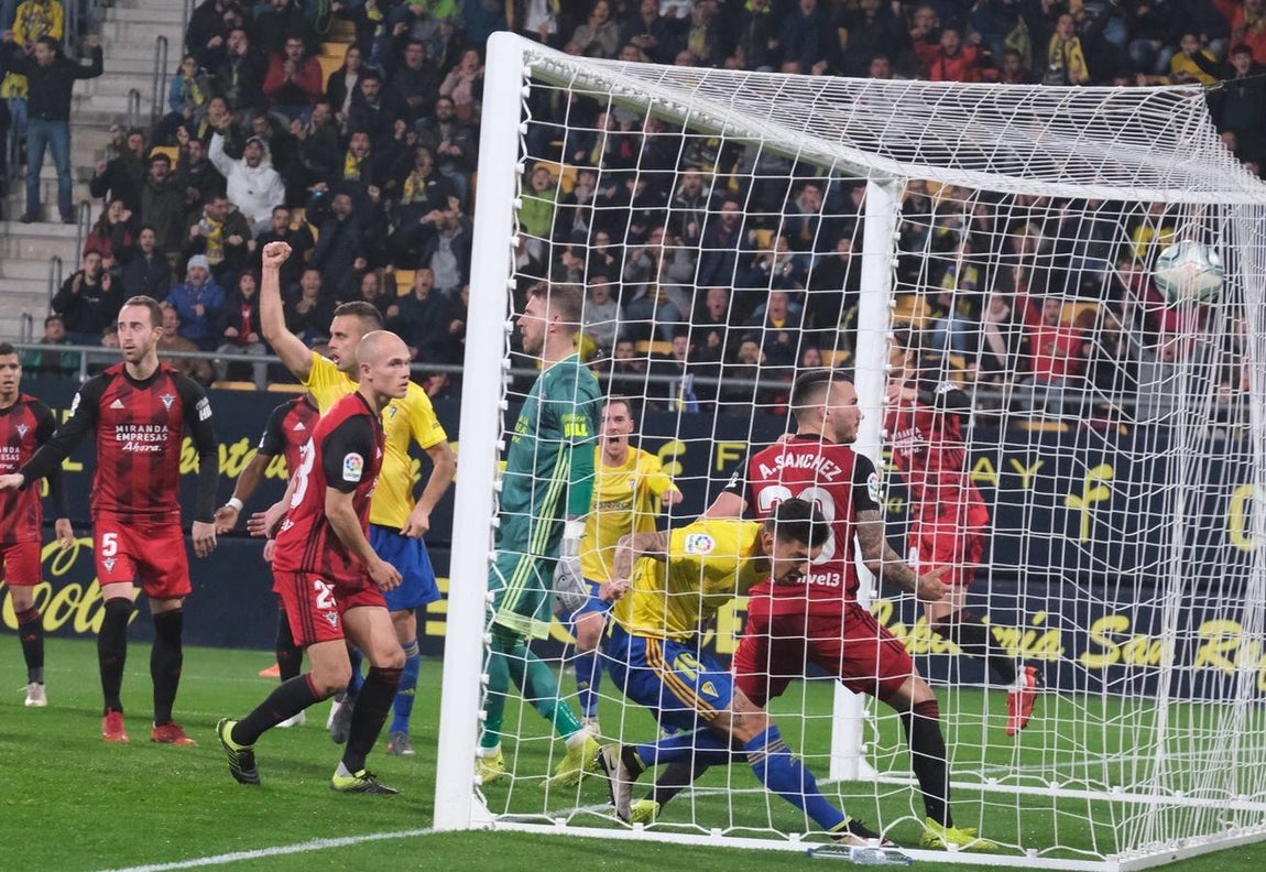FOTOS: Cádiz CF - Mirandés en Carranza