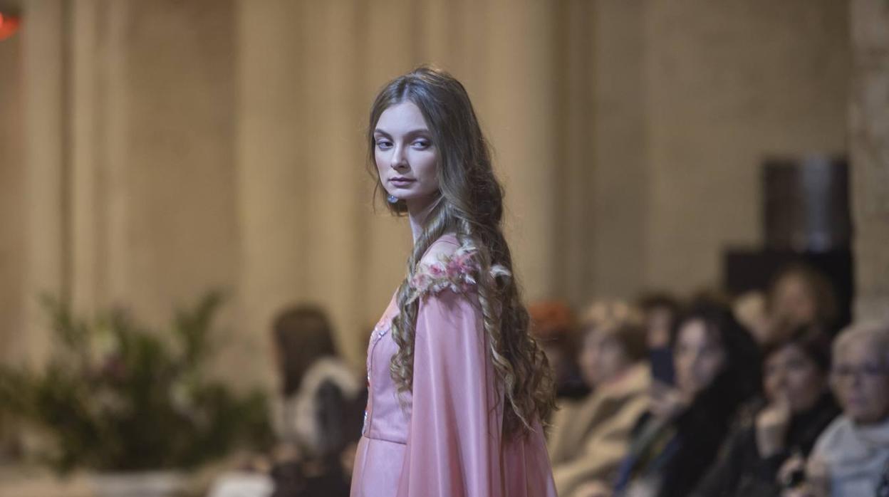 El desfile de Ana Torres en beneficio de Alzheimer Córdoba, en imágenes