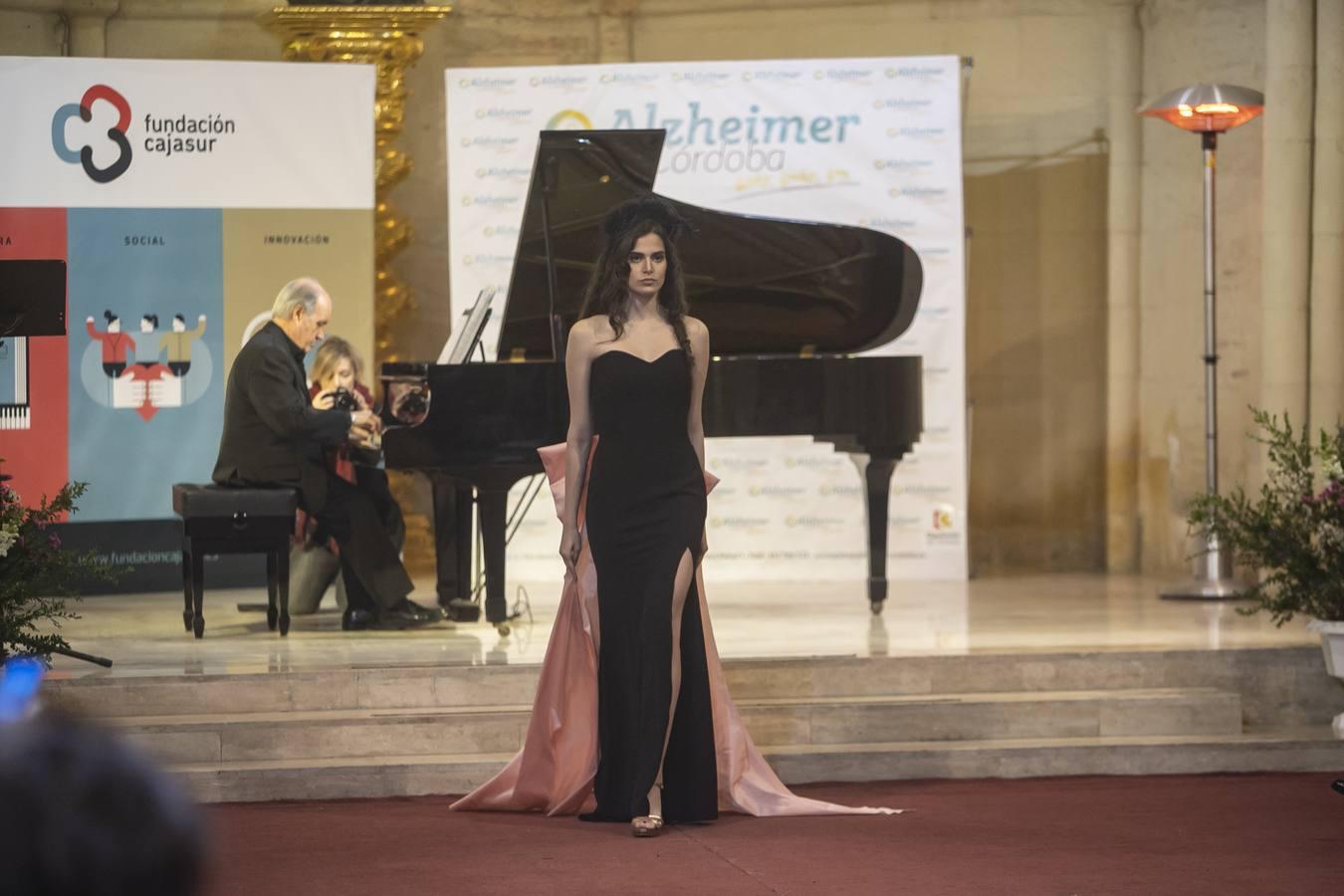 El desfile de Ana Torres en beneficio de Alzheimer Córdoba, en imágenes