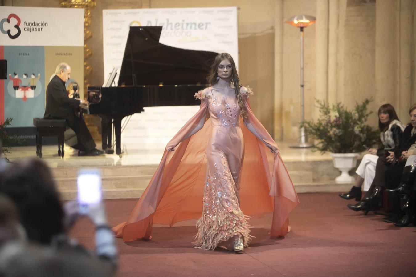 El desfile de Ana Torres en beneficio de Alzheimer Córdoba, en imágenes