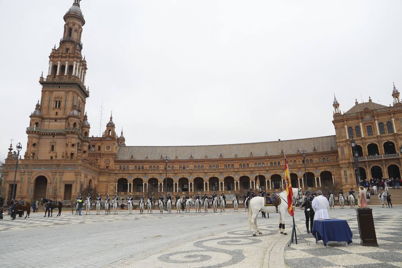 En imágenes, la bendición de San Antón para los caballos de la Policía Nacional