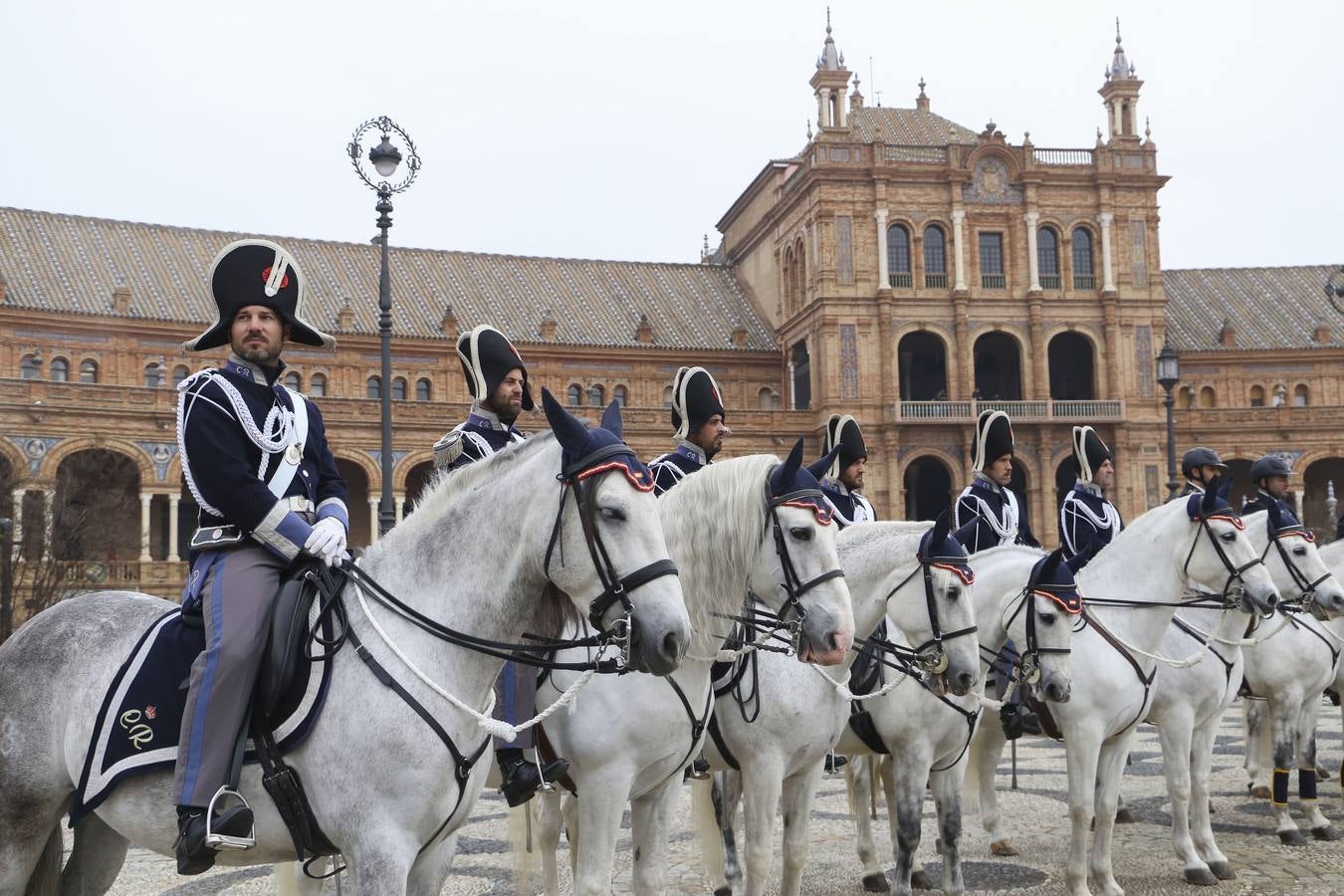 En imágenes, la bendición de San Antón para los caballos de la Policía Nacional