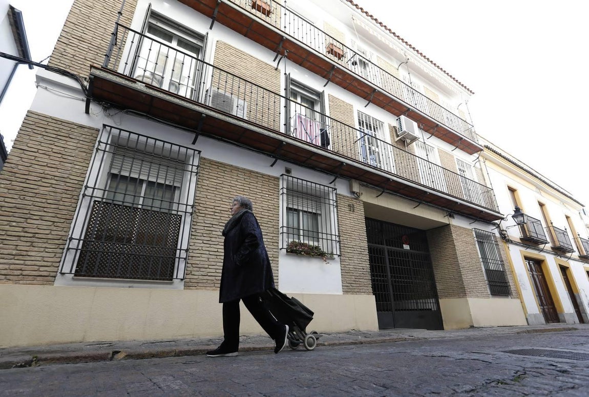 La calle Fernando Colón de Córdoba, en imágenes