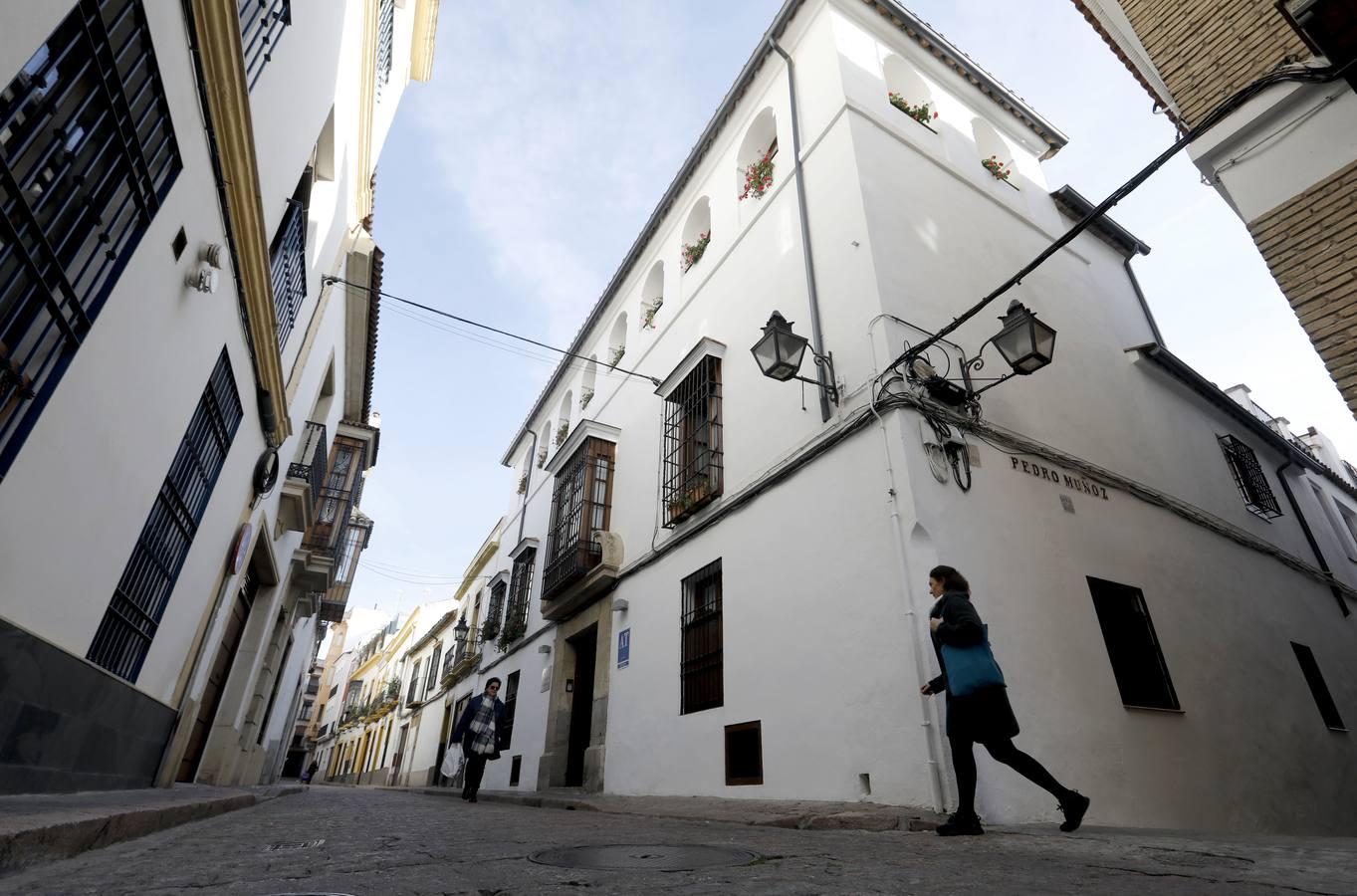 La calle Fernando Colón de Córdoba, en imágenes