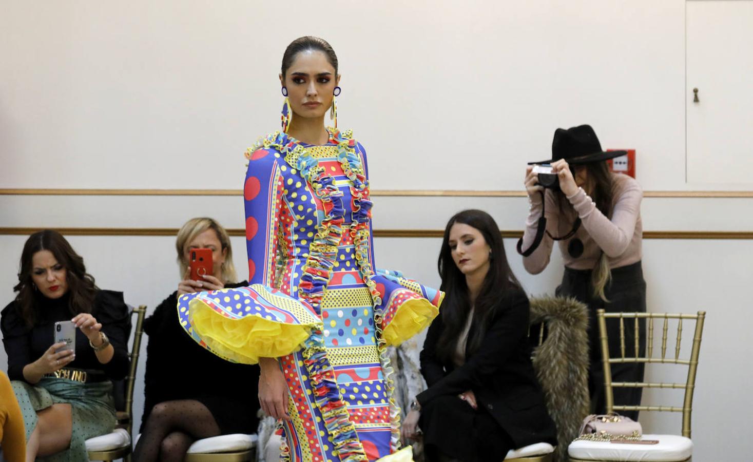 El desfile de trajes de flamenca de Andrew Pocrid, en imágenes