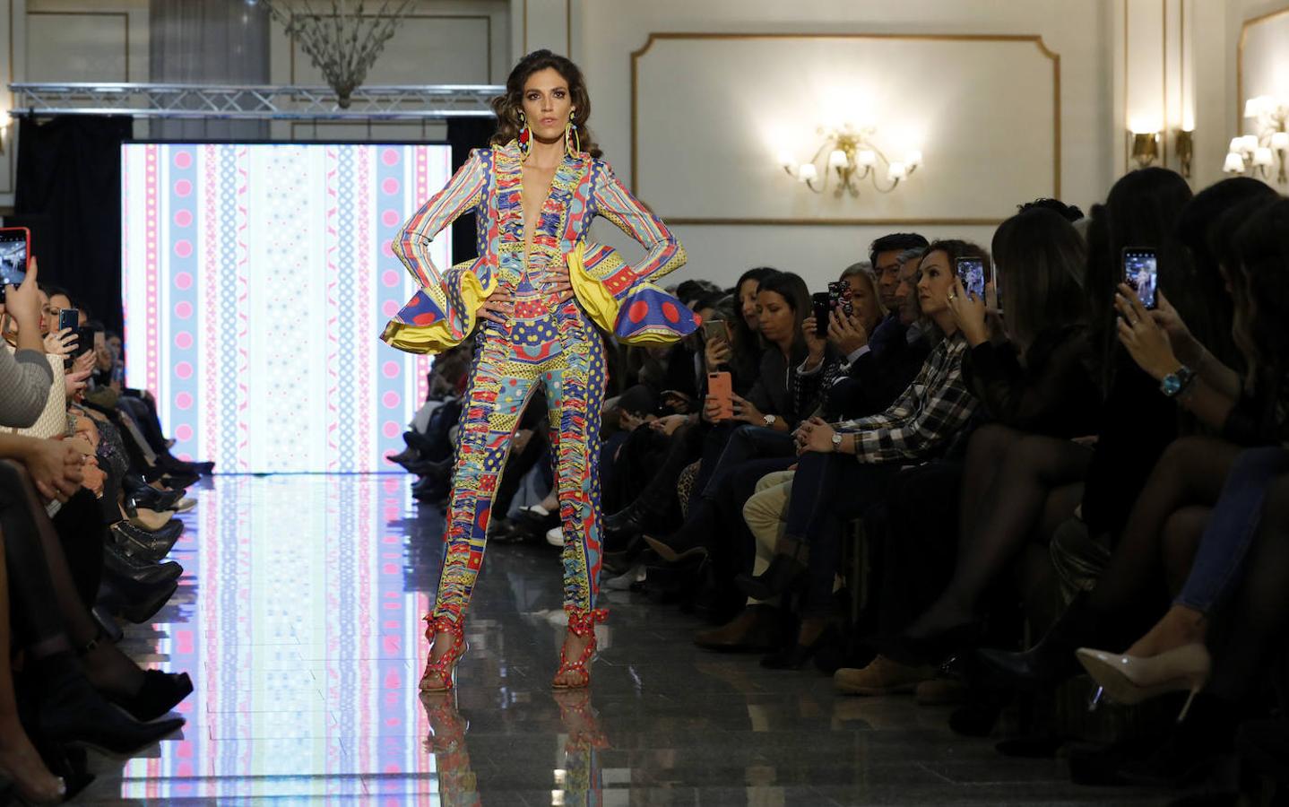 El desfile de trajes de flamenca de Andrew Pocrid, en imágenes