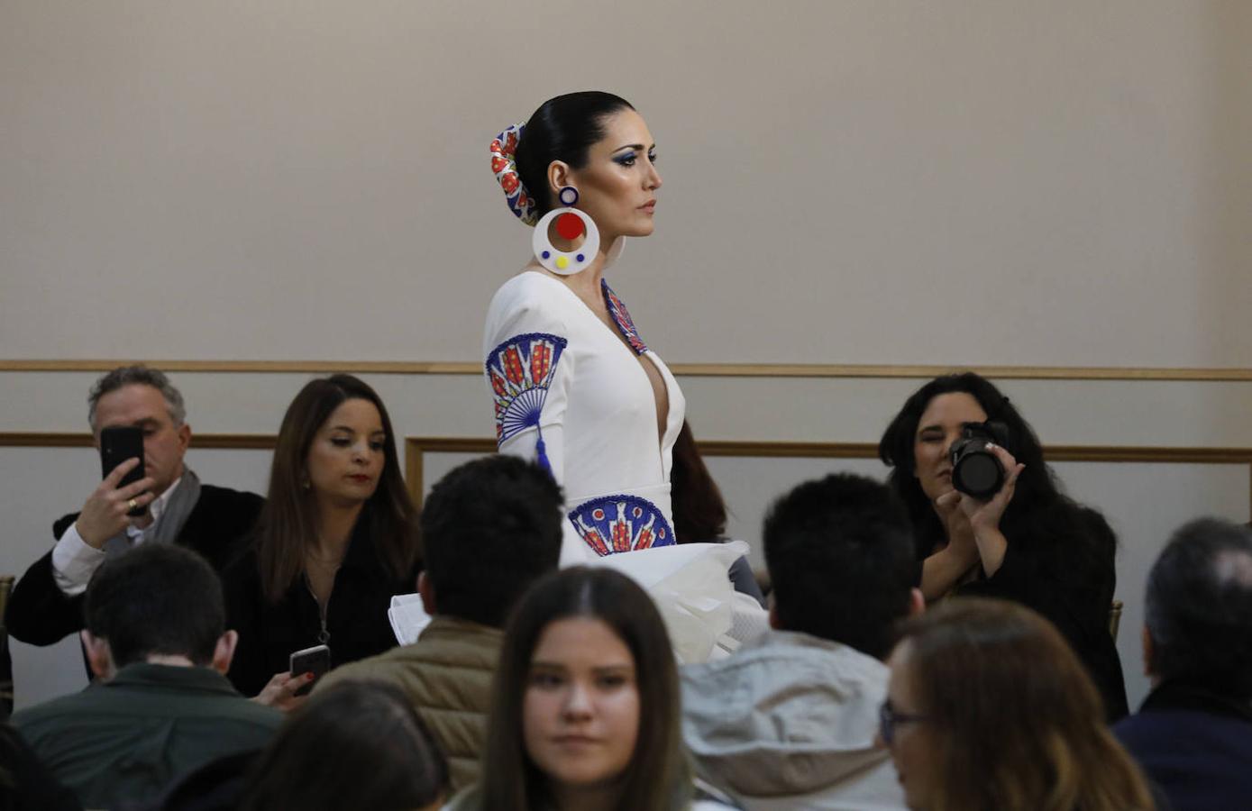 El desfile de trajes de flamenca de Andrew Pocrid, en imágenes