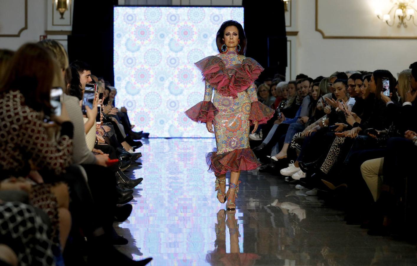 El desfile de trajes de flamenca de Andrew Pocrid, en imágenes