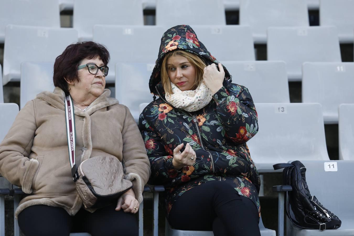 El ambiente en las gradas del Córdoba CF-Villarrubia, en imágenes