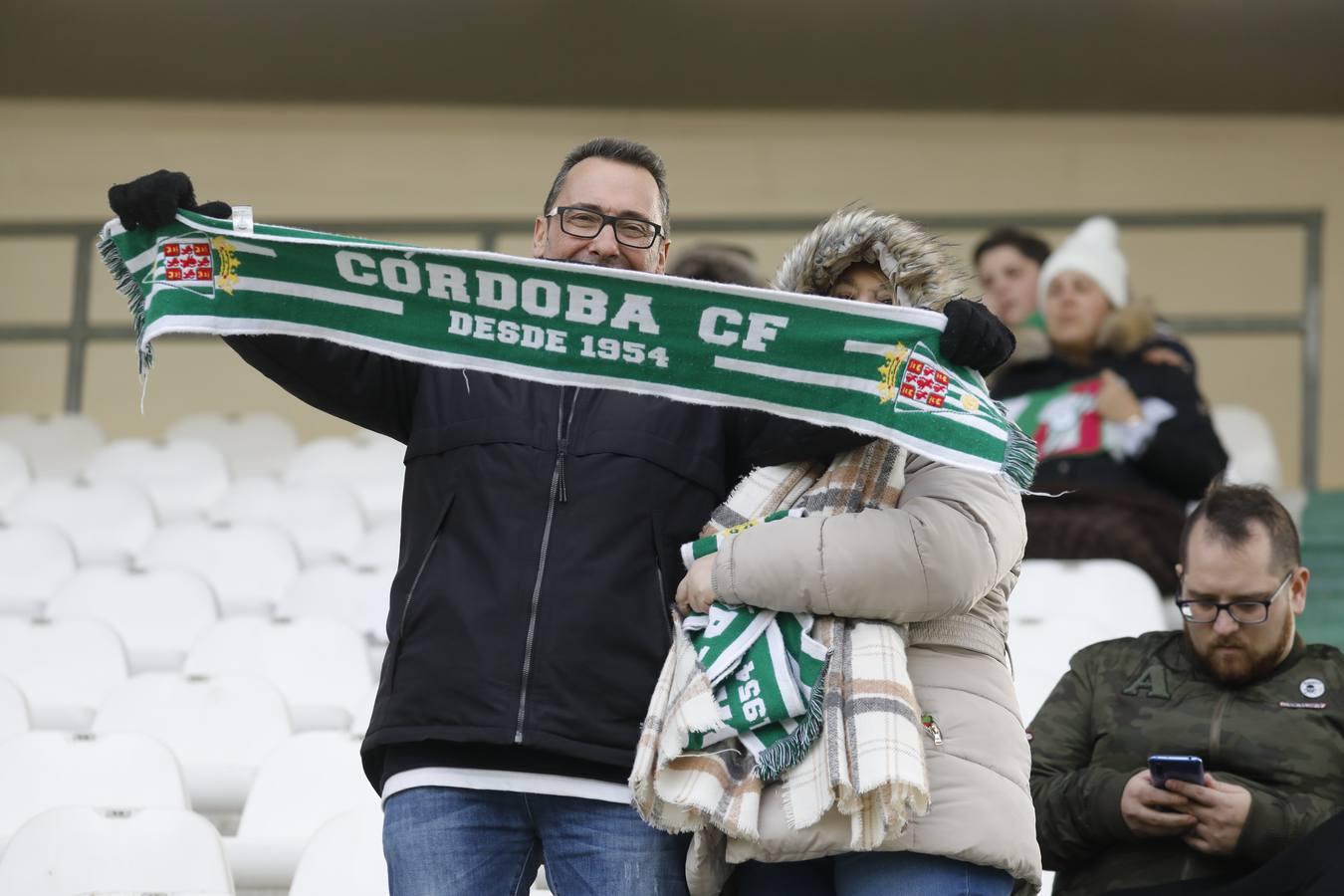 El ambiente en las gradas del Córdoba CF-Villarrubia, en imágenes