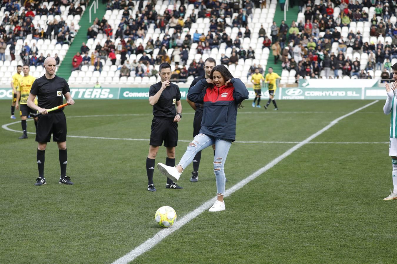 El ambiente en las gradas del Córdoba CF-Villarrubia, en imágenes