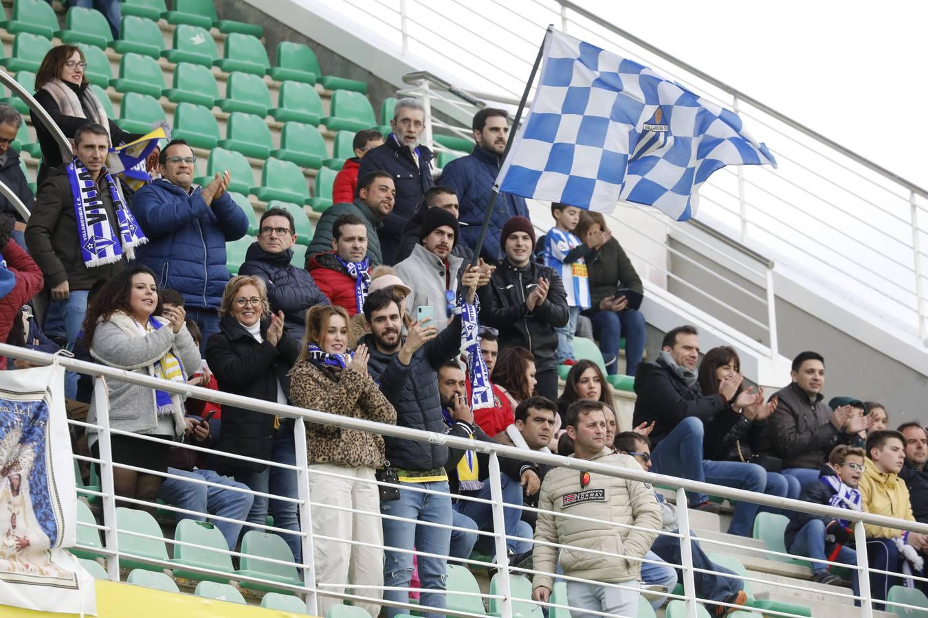 El ambiente en las gradas del Córdoba CF-Villarrubia, en imágenes