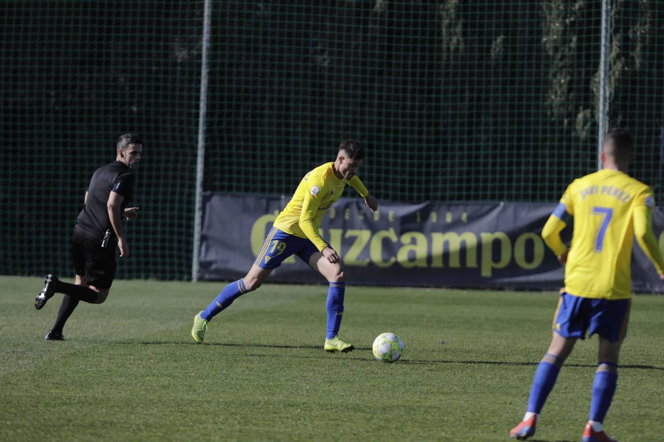 Partido Cádiz B-Yeclano