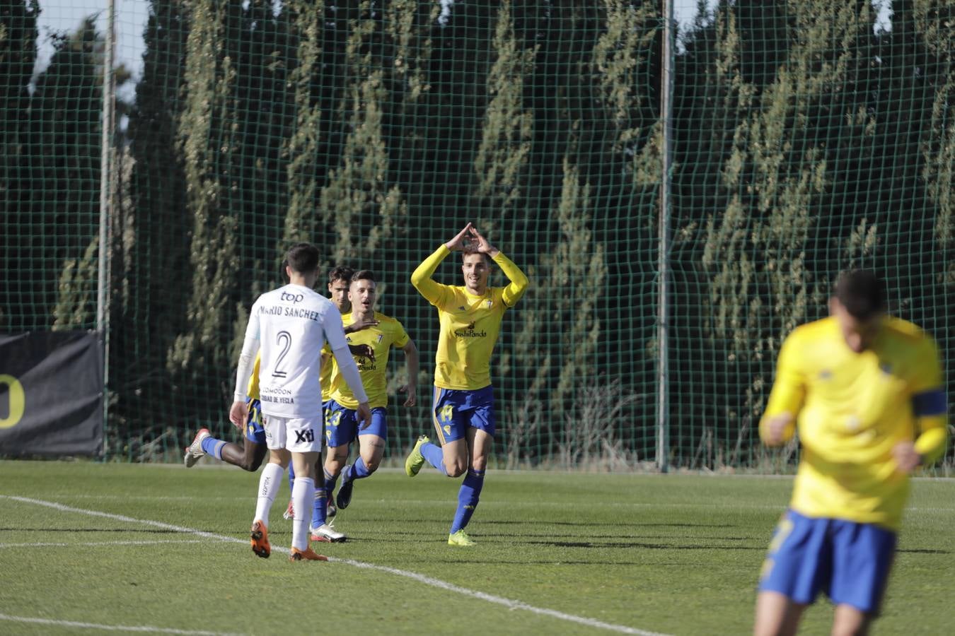 Partido Cádiz B-Yeclano