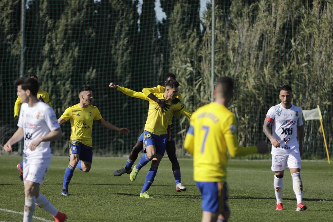 Partido Cádiz B-Yeclano