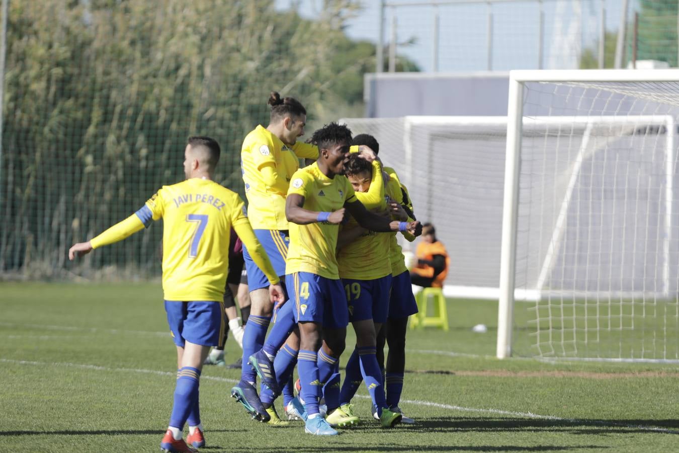 Partido Cádiz B-Yeclano