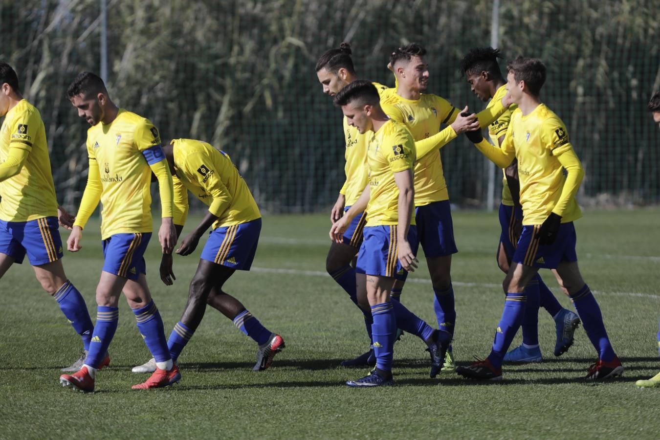 Partido Cádiz B-Yeclano