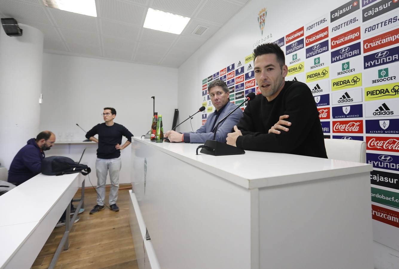 La presentación de Carlos Valverde en el Córdoba CF, en imágenes