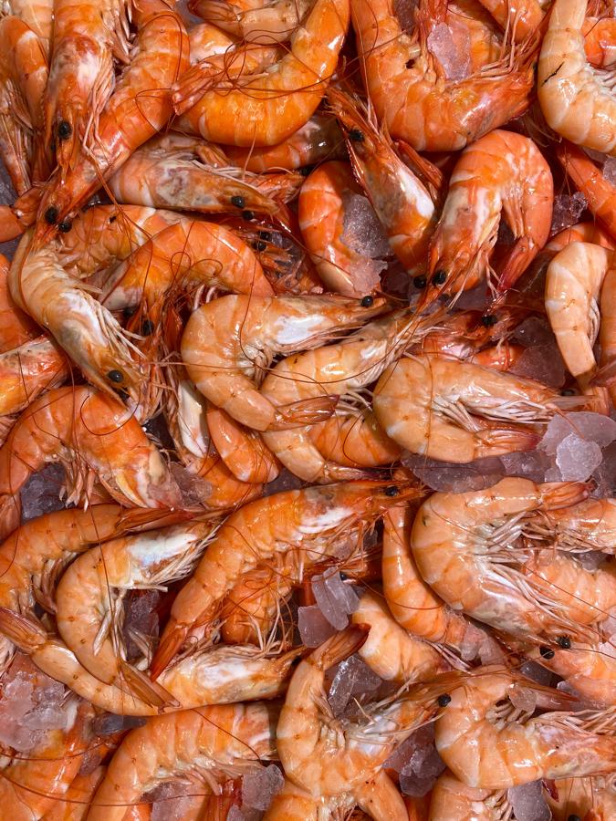 Gambas. Las gambas crudas proporcionan 18 gramos de proteína animal por cada 100 gramos del producto.