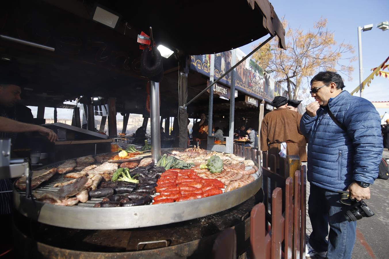 El primer días del Mercado de las Tres Culturas de Córdoba, en imágenes