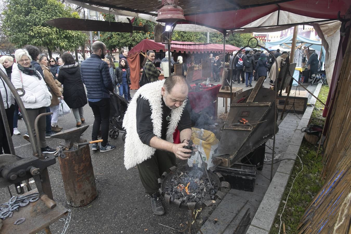 La última jornada del Mercado de las Tres Culturas, en imágenes