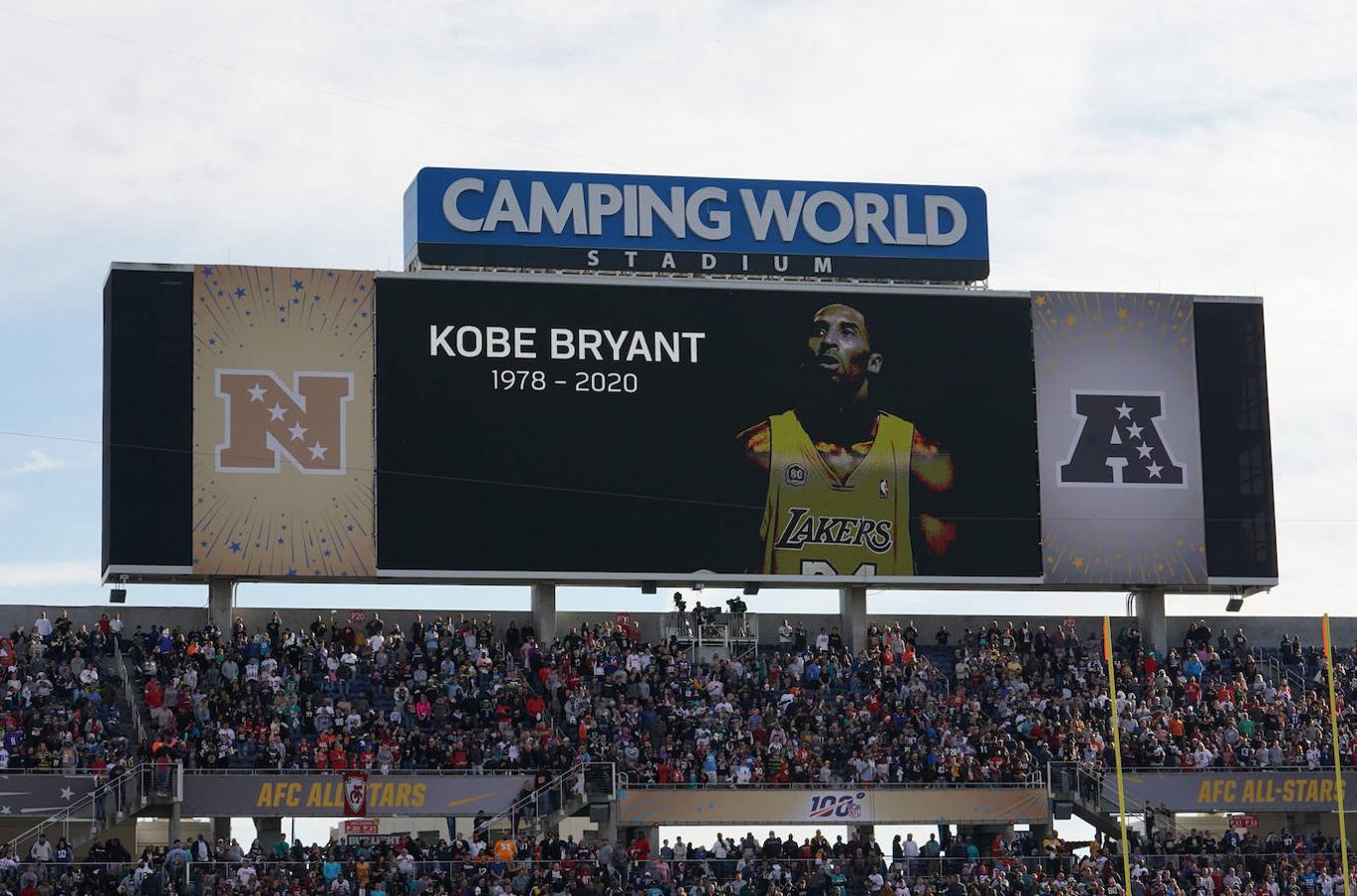 Los estadios de la NFL también dedicaron momentos para homenajear a Kobe Bryant. 