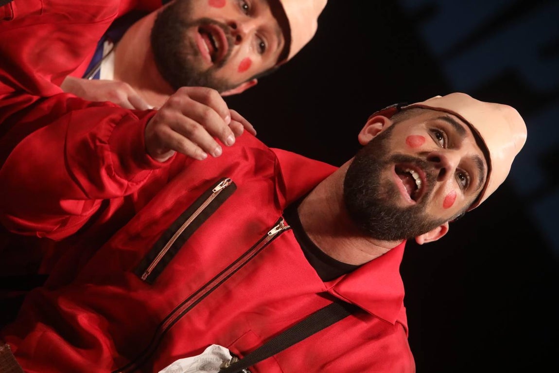 FOTOS: Chirigota La Casa de Papelillos en el COAC 2020