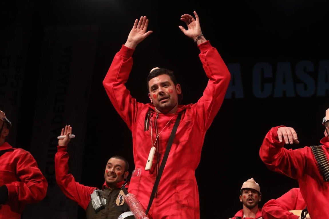 FOTOS: Chirigota La Casa de Papelillos en el COAC 2020