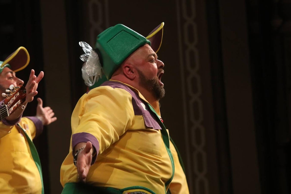 FOTOS: Chirigota Los Niños de la Petróleo en el COAC 2020