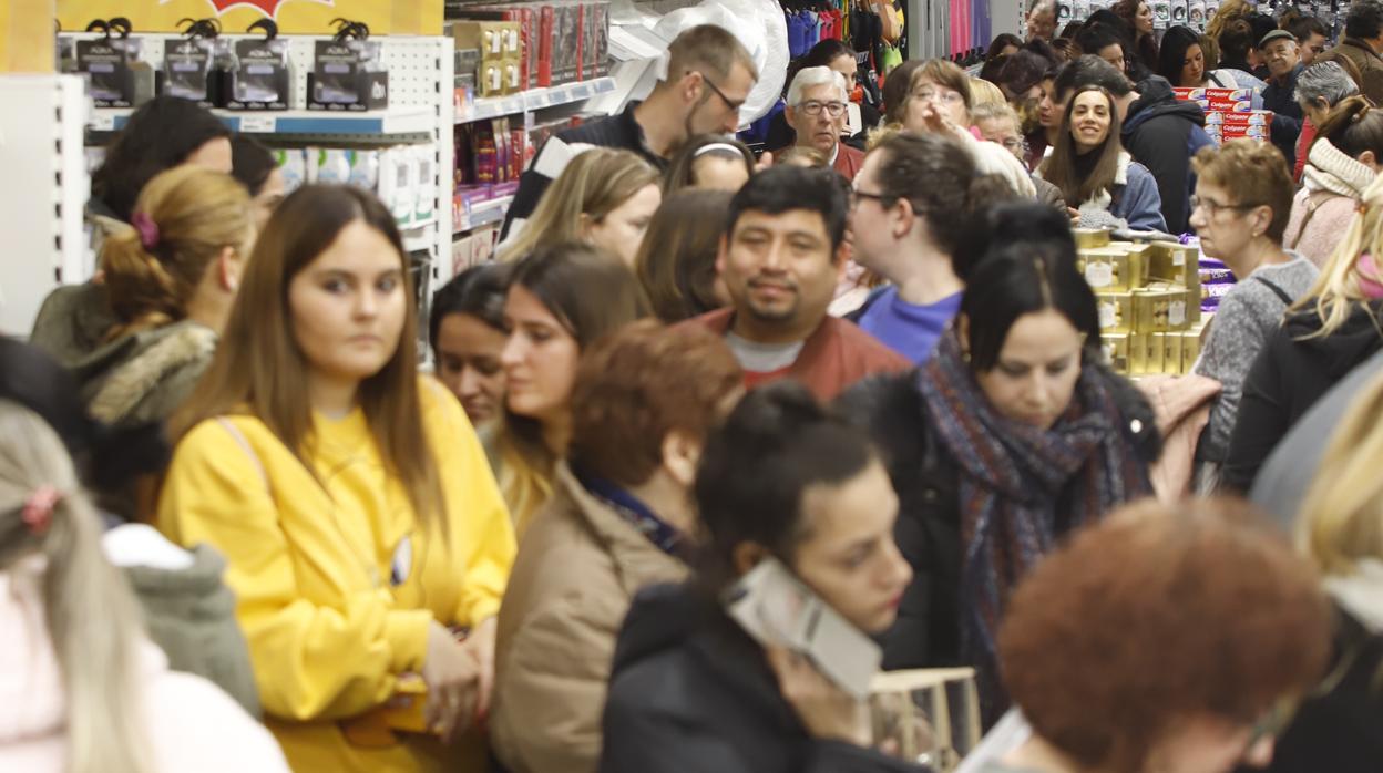 La apertura de Dealz en Córdoba, en imágenes