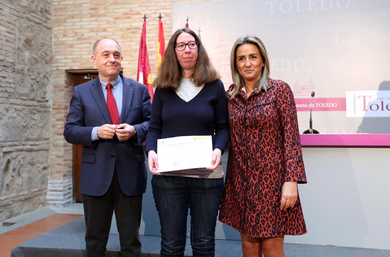 Milagros Tolón clausura los talleres municipales de empleo de Toledo