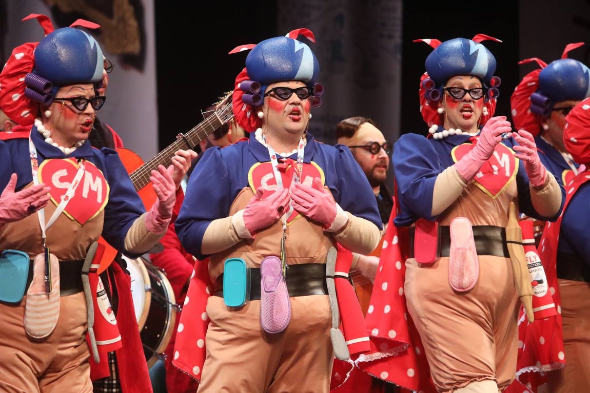 FOTOS: Chirigota &#039;Las supermamás&#039; en el COAC 2020