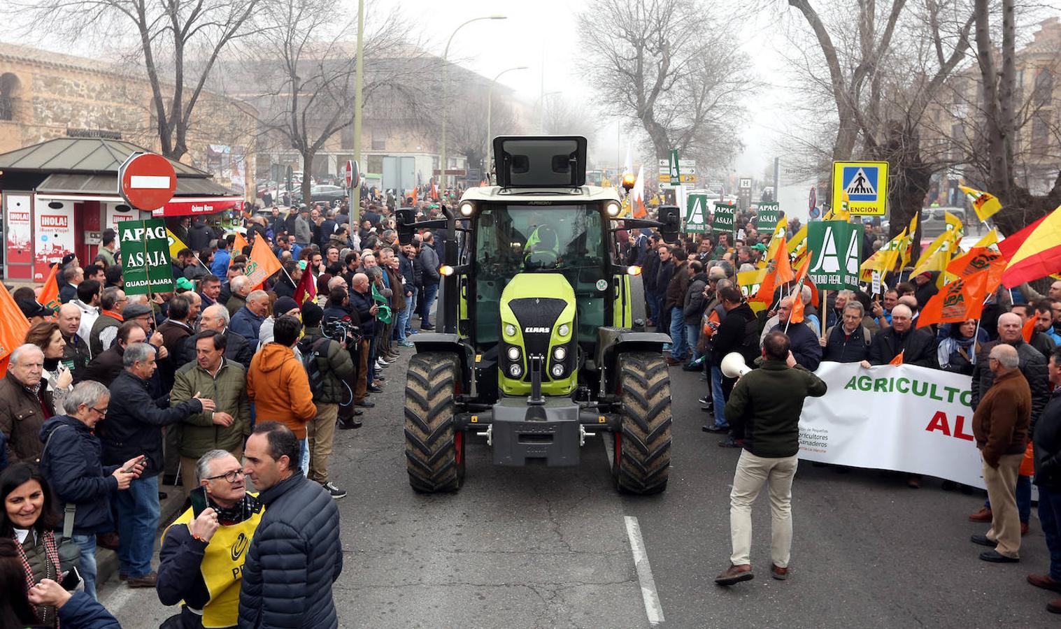 Las imágenes de la multitudinaria protesta de los agricultores y ganaderos en Toledo