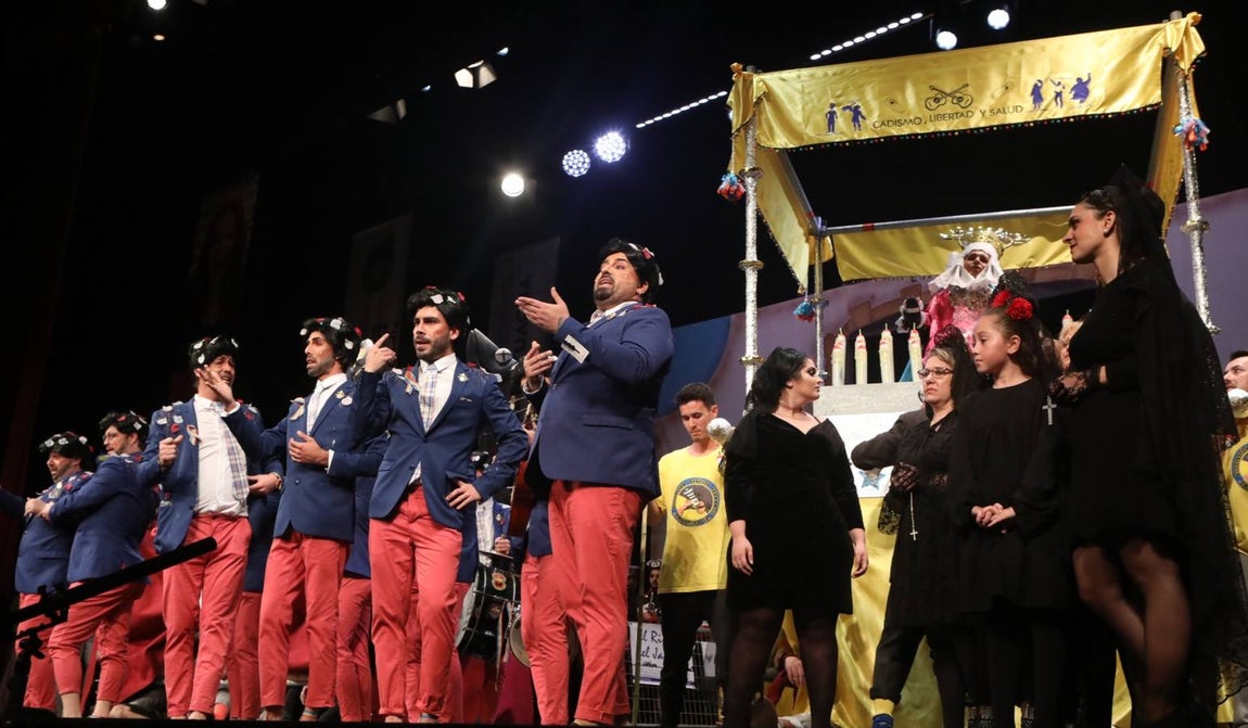 FOTOS: La chirigota Aquí estamos de paso el COAC 2020