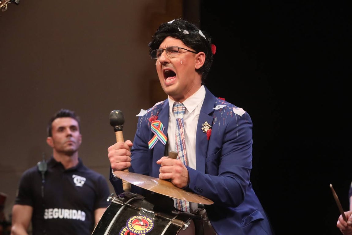 FOTOS: La chirigota Aquí estamos de paso el COAC 2020