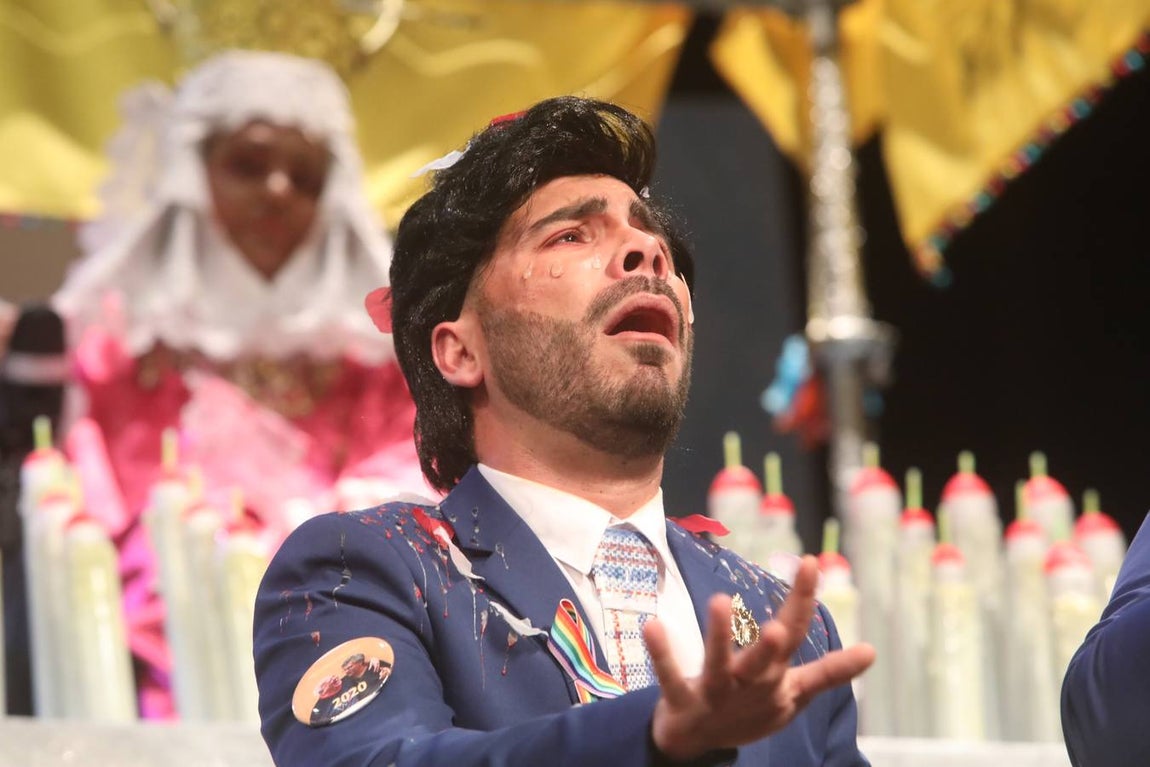 FOTOS: La chirigota Aquí estamos de paso el COAC 2020