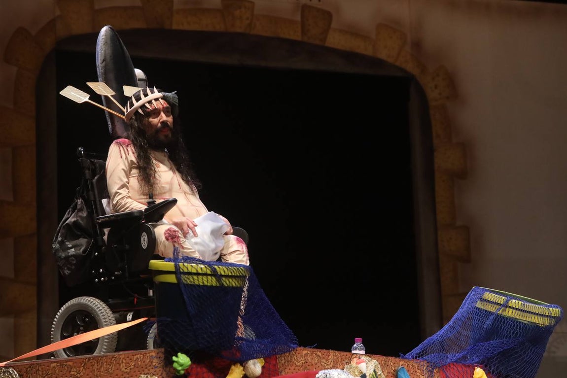 FOTOS: La chirigota Aquí estamos de paso el COAC 2020