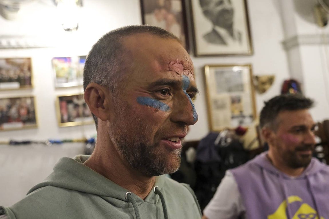 FOTOS: Así se prepara la chirigota de Vera Luque, Los #Cadifornia, para su pase en el COAC 2020