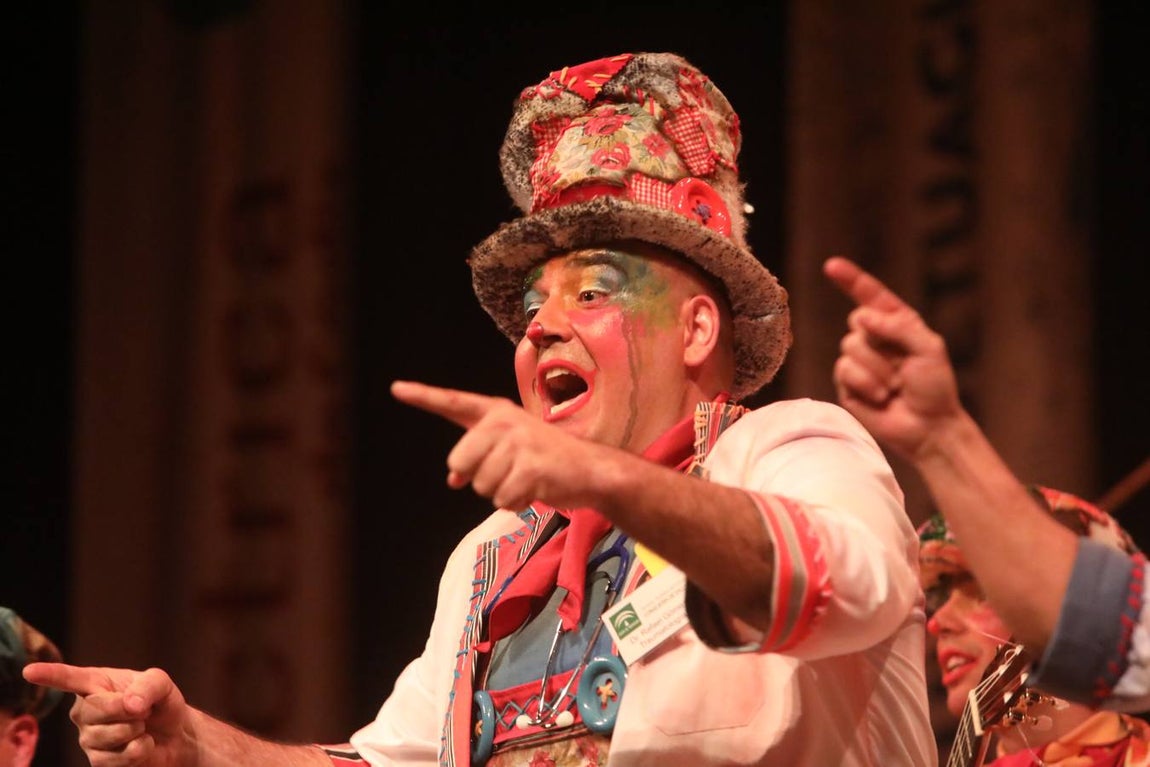 FOTOS: Comparsa Los tocaos del ala en el COAC 2020