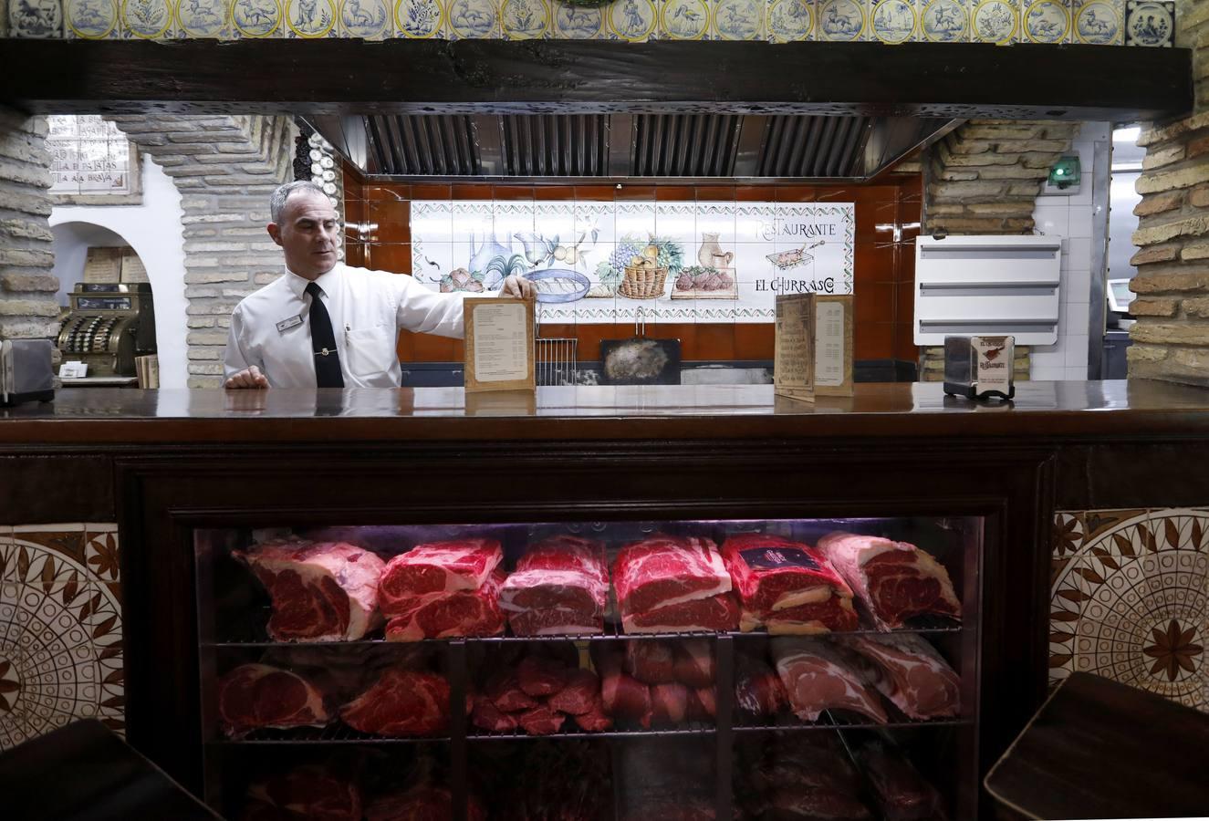 El Churrasco, templo de la cocina tradicional de Córdoba, en imágenes