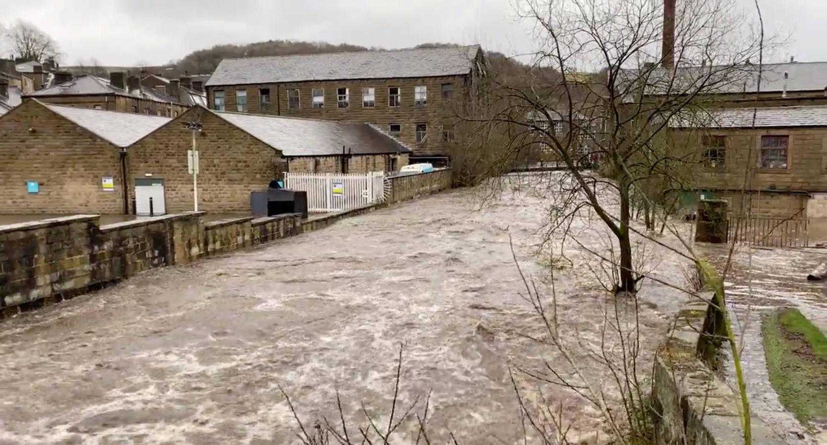 Hebden Brisge, en Reino Unido, inundada. 