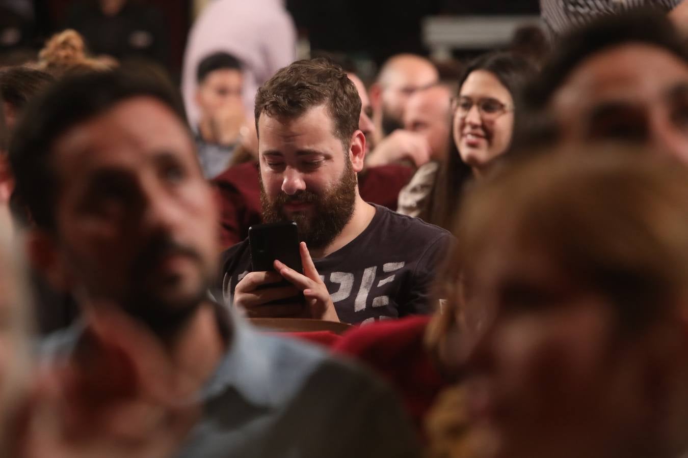 FOTOS: Búscate en el Falla. Ambiente en la segunda sesión de cuartos del COAC 2020